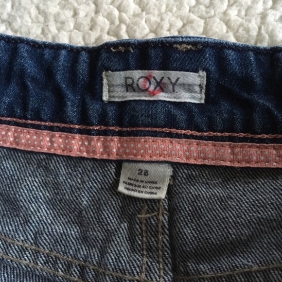 🛍 Roxy Distressed Cutoff Jean short 28 - Picture 3 of 4